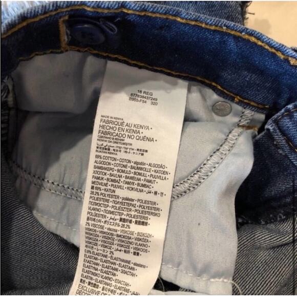 LIKE NEW Levi's Girls' Girlfriend Jeans - Gemini Medium Wash - Picture 8 of 9